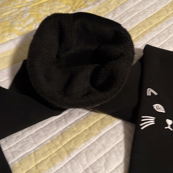 NO LONGER AVAILABLE Great pair of leggings. Heavy thick super warm. . - Picture 3 of 5